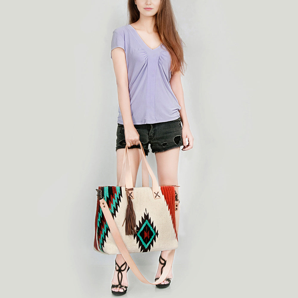 LC-ADBG575D Southwestern Wool Tote with Natural Leather Straps Handwoven Tribal Pattern & Tassel