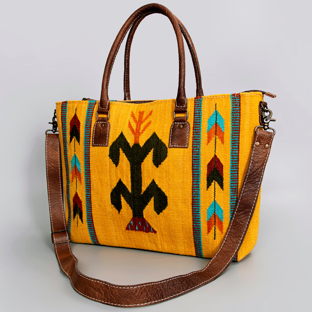 ADBG1002 American Darling Handwoven Saddle Blanket Western Tote Bag Leather Strap