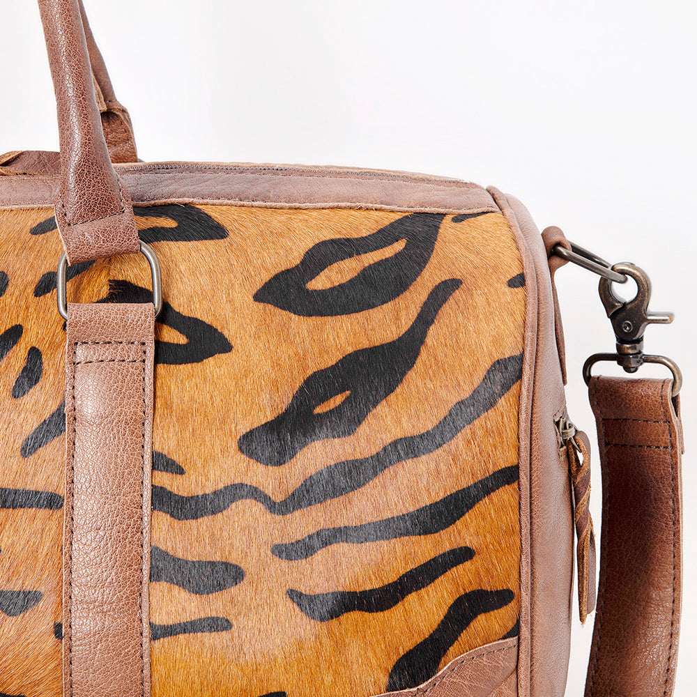 ADBG1123 American Darling Handcrafted Western Leather Duffle Bag with Hair-On Cowhide & Premium Detailing