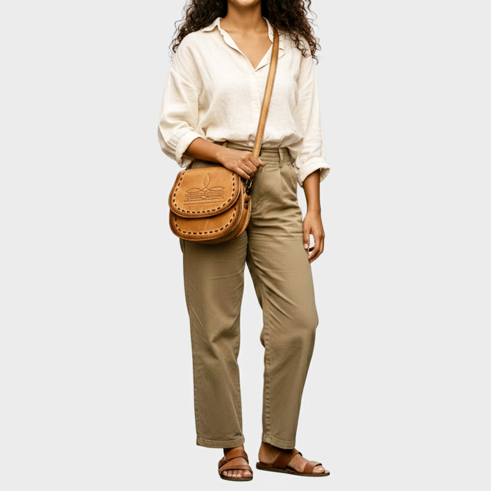 ADBGM592 Western Stitch Leather Crossbody - Cowgirl Saddle Purse