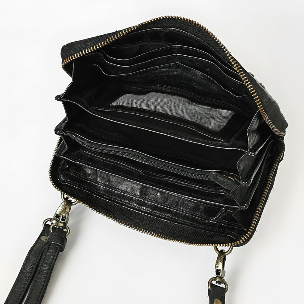 SWC212 Cuorina - Luxury Leather Riveted Wristlet